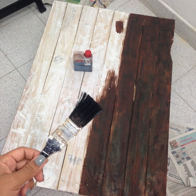 Le puse dos capas y dejé secar un día entre cada mano